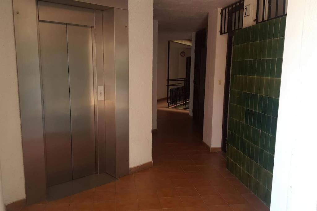In Salou. Beach Relax Hutt-033474-91 Apartment