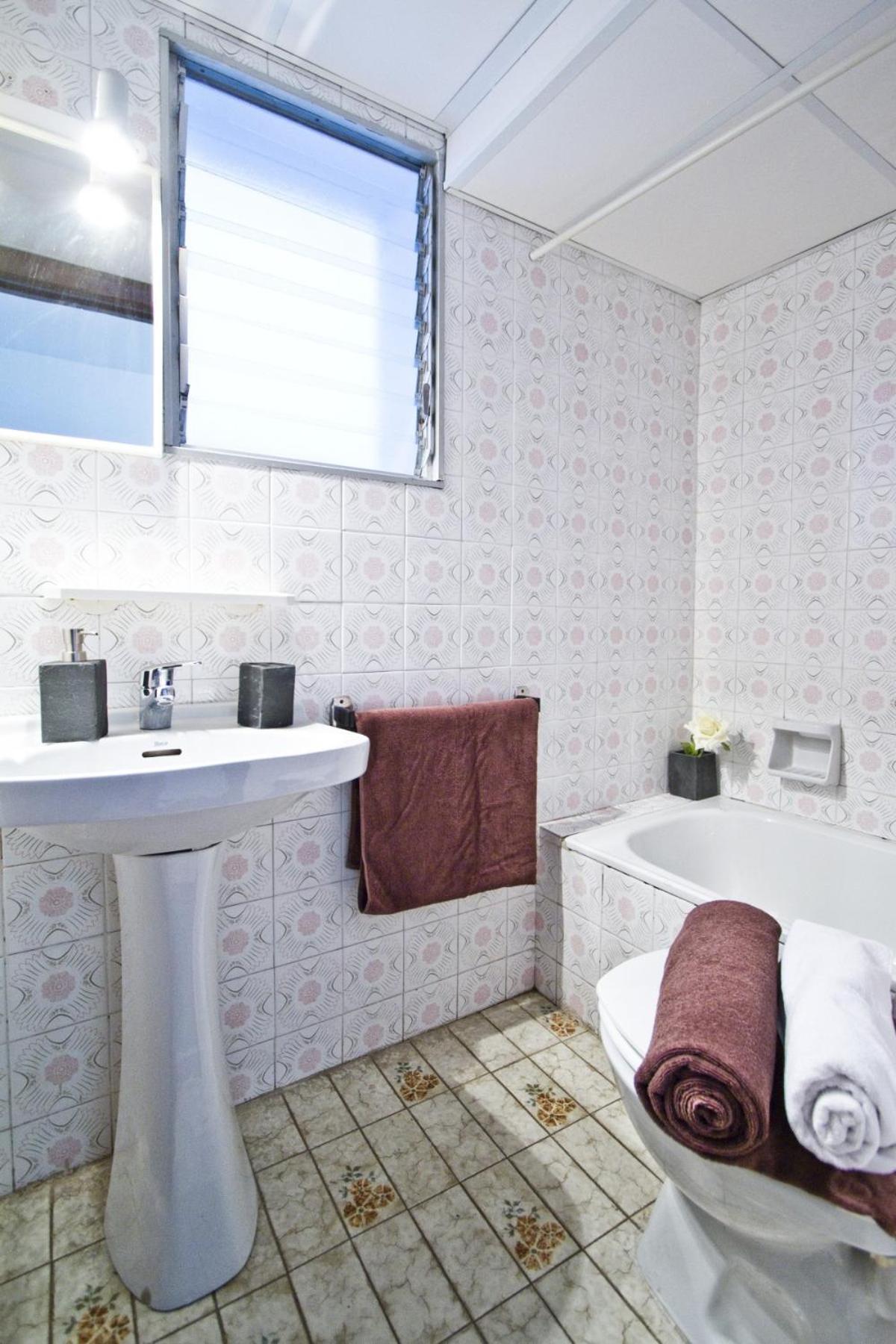Anagabu Beach Planetcostadorada Apartamento