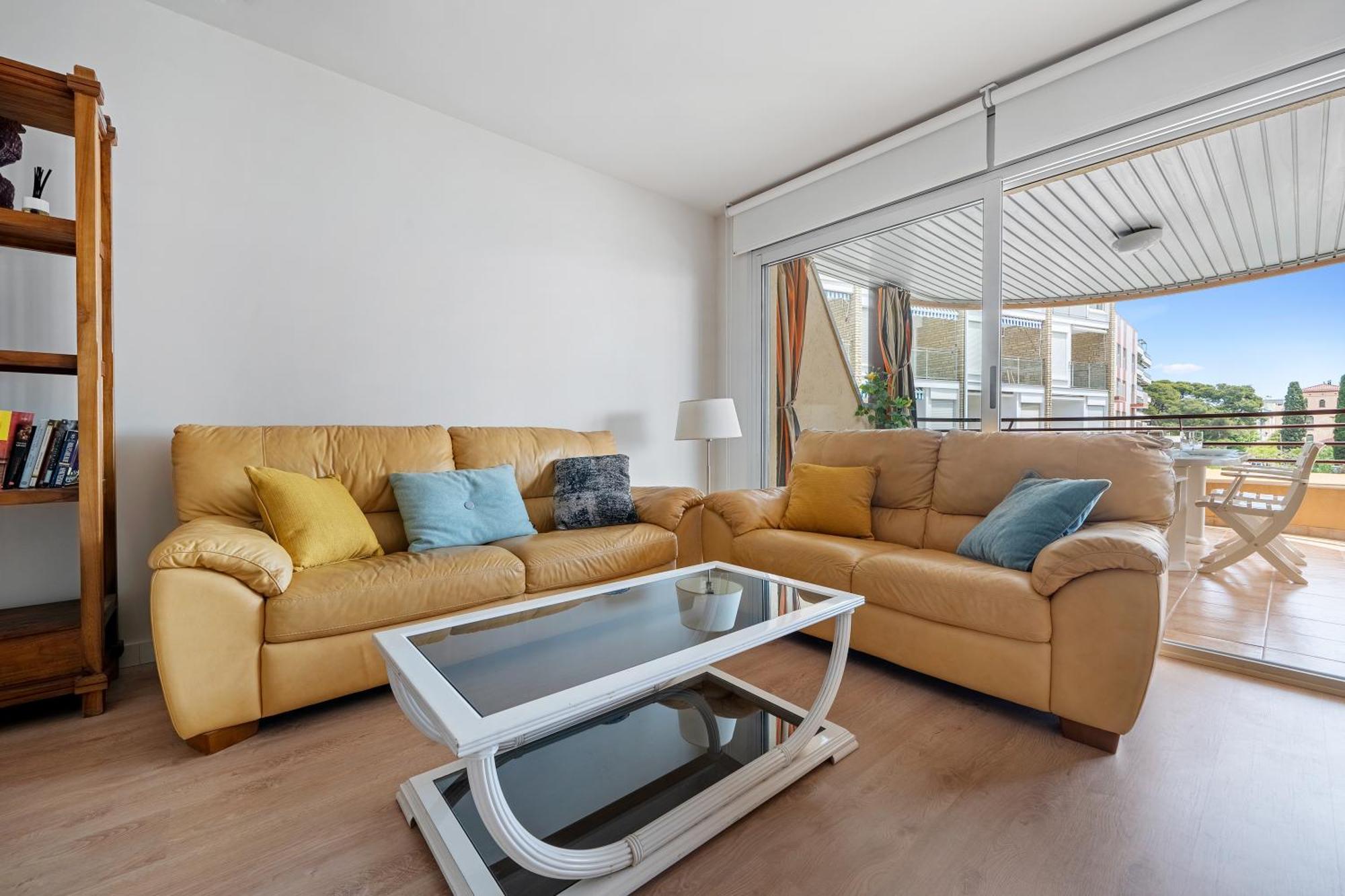 Luxury With Sea View And Parking Salou