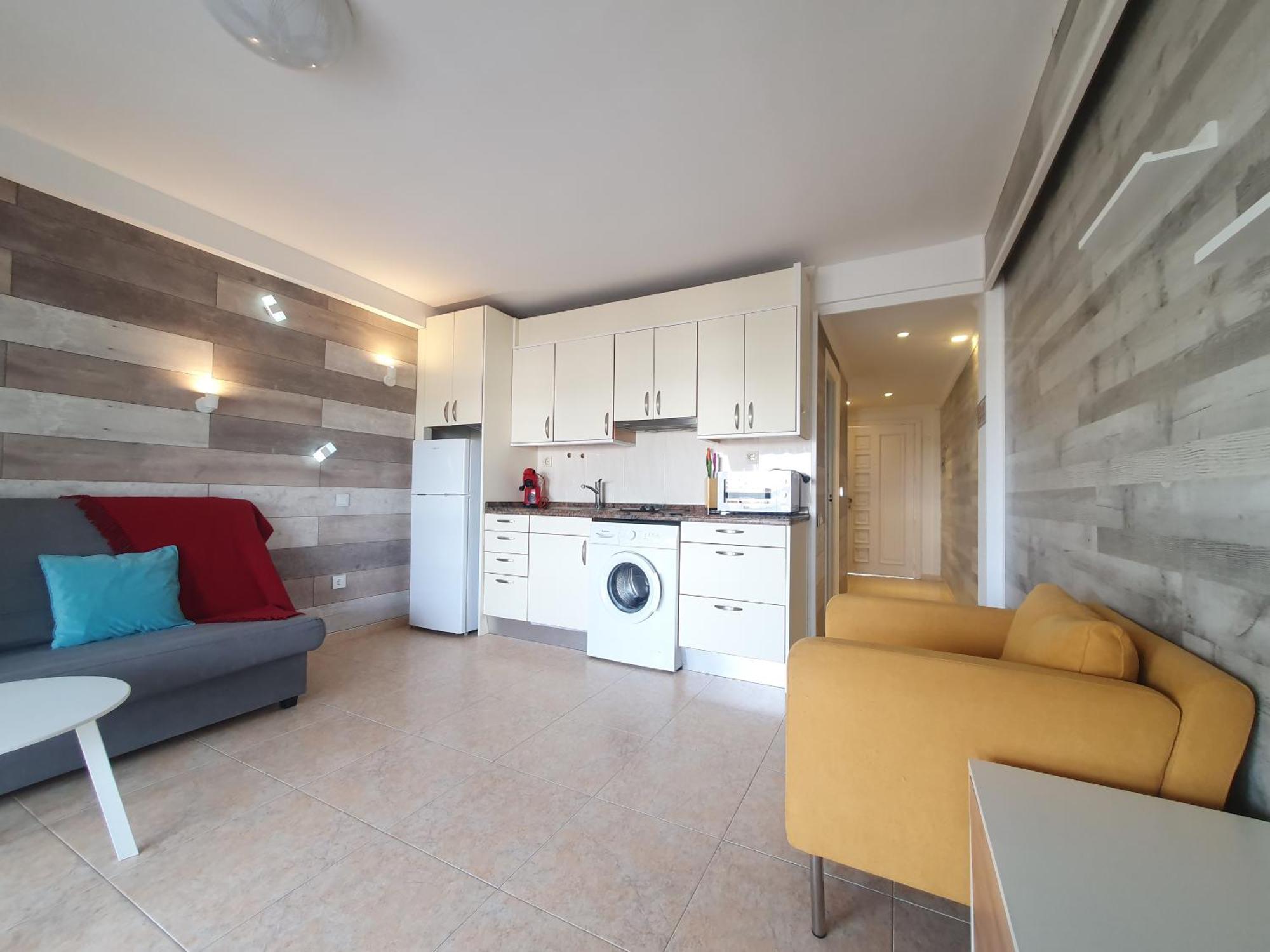 Apartamento Salou,carrer De París, Playa Centro. Piscina.