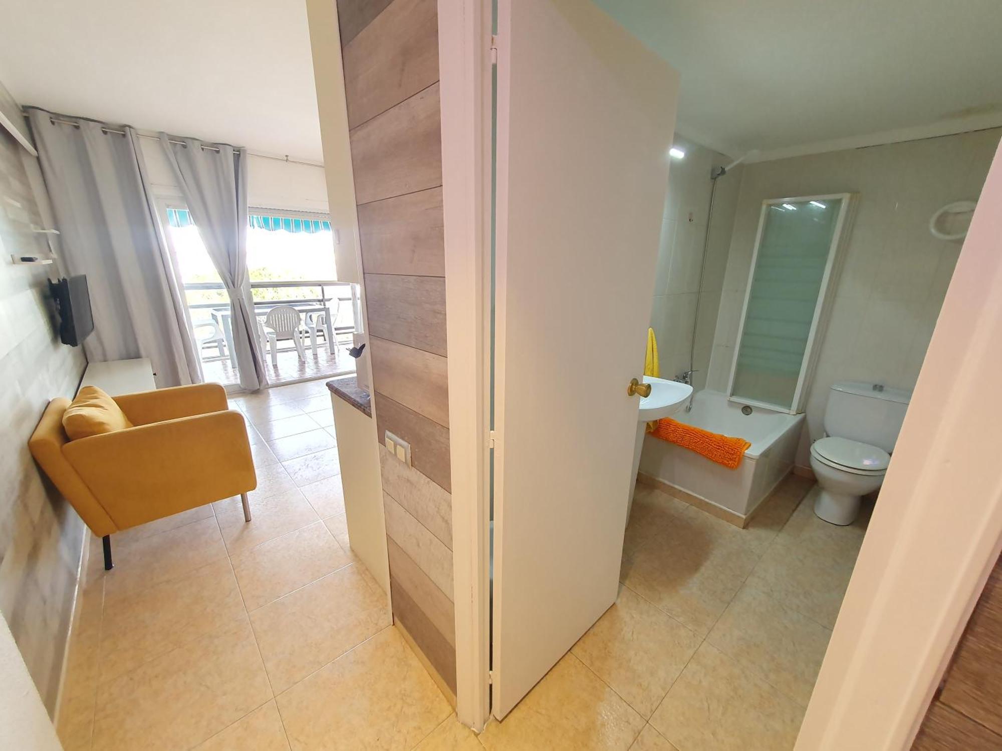 Salou,carrer De París, Playa Centro. Piscina. Apartamento *