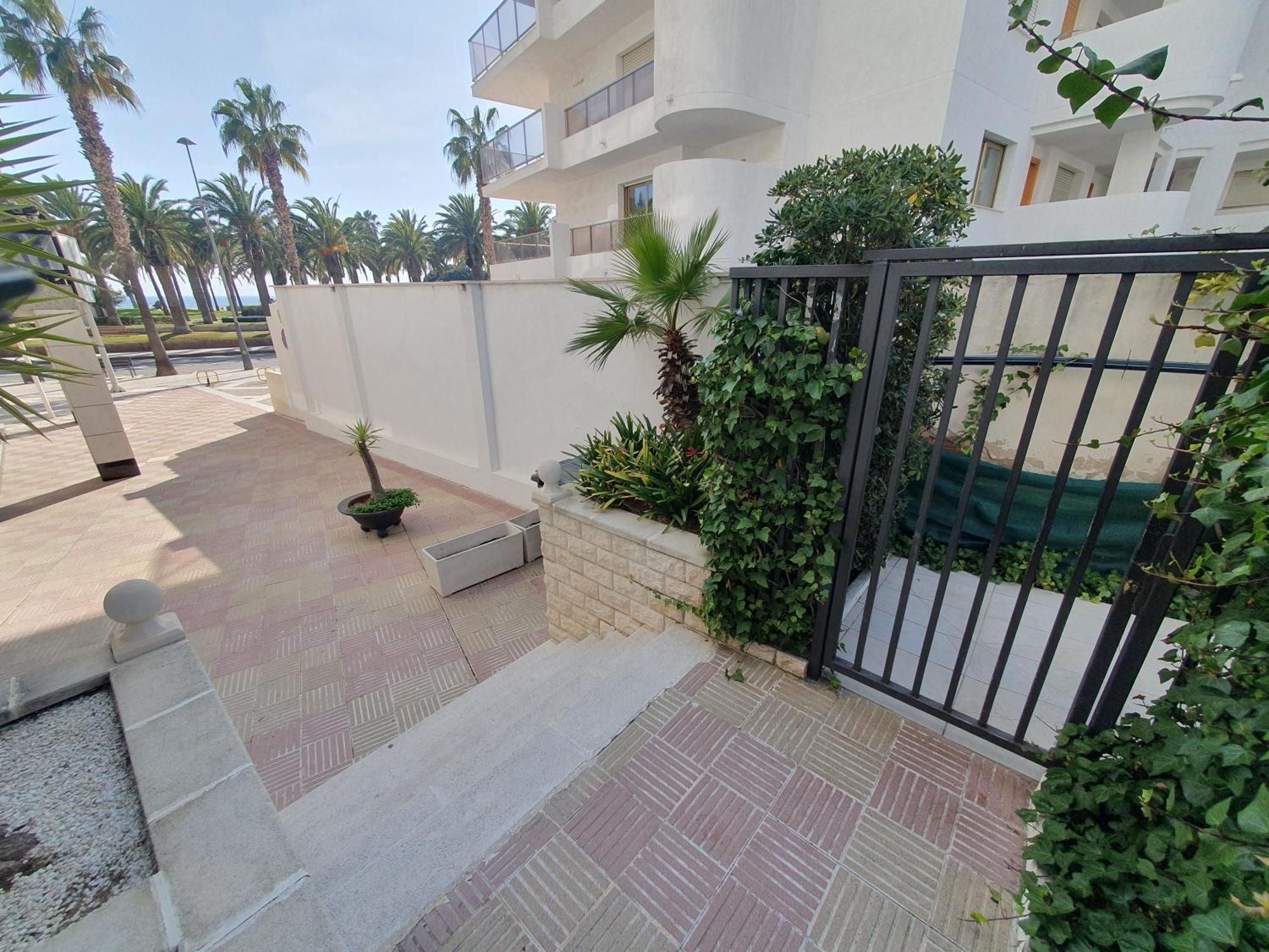 Salou,carrer De París, Playa Centro. Piscina. Apartamento *