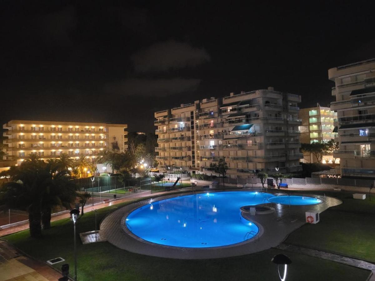 Apartment En El Centro De Salou, Playa , Padel , Tenis Y Piscina, Complejo Larimar