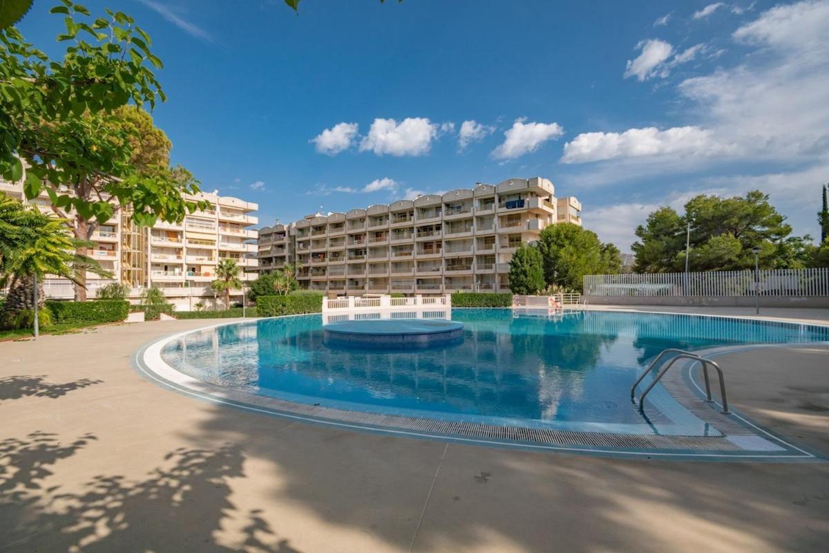 Salou-modern-pool-5'playa-2room-portavntura-ac13 Apartment Salou