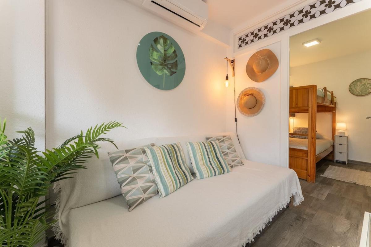 Seafront! Private Terrace - Ac & Wifi Apartment