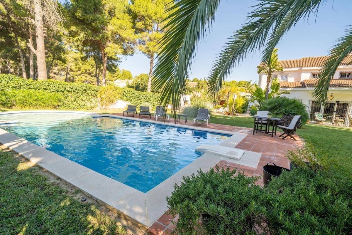 Dea - Away From - Families Only Villa *