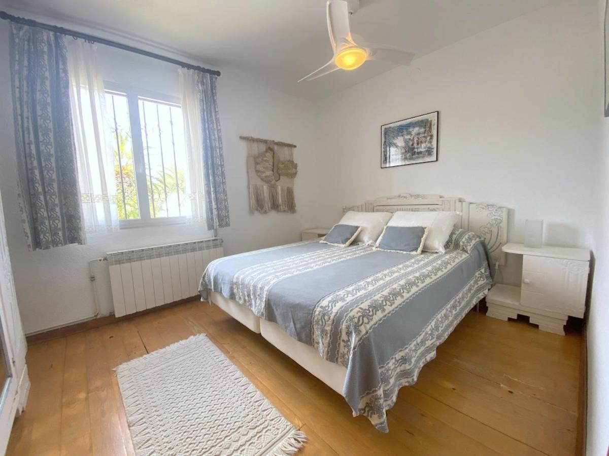 Dea - Away From - Families Only Villa *