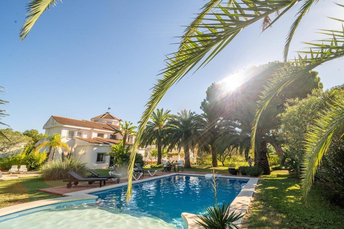 Dea - Away From - Families Only Villa *