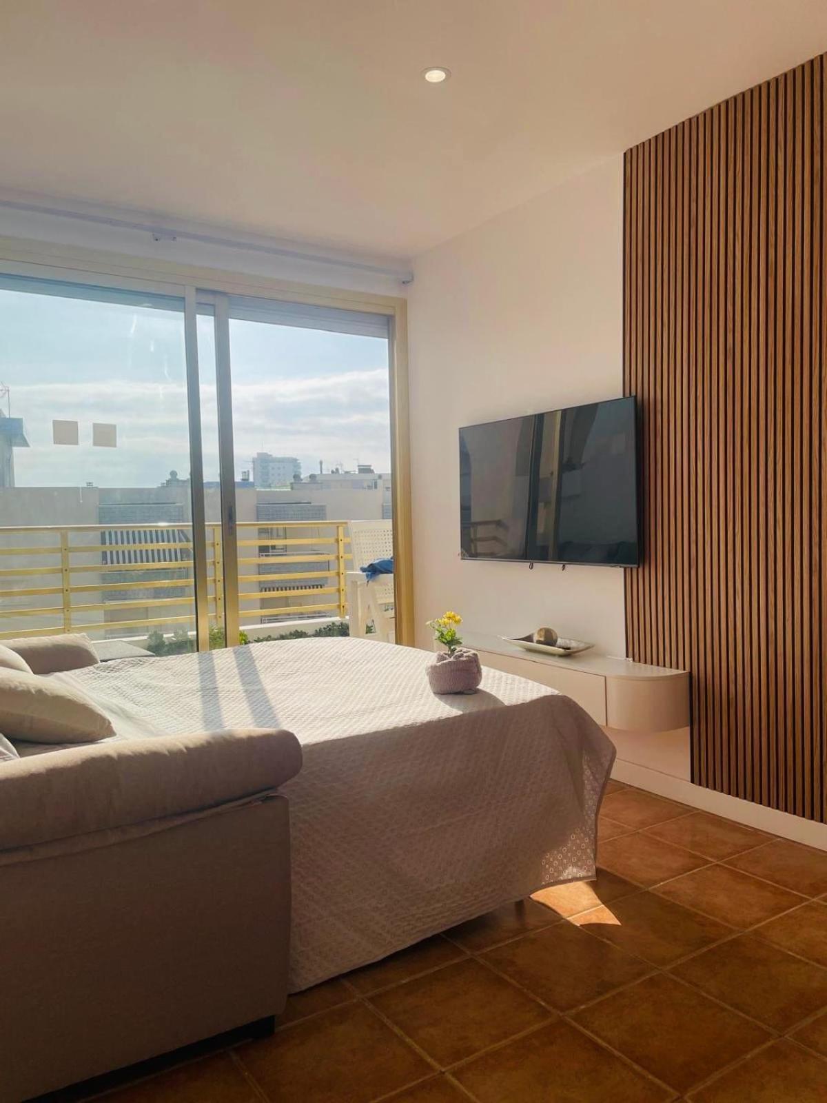 Prime Location Penthouse With Stunning Sea Views Appartement