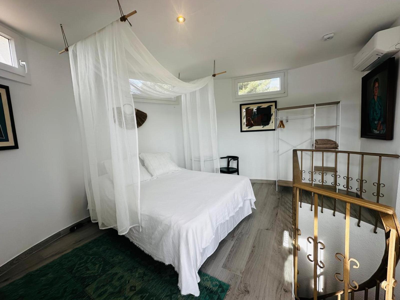Dea - Away From - Families Only Villa