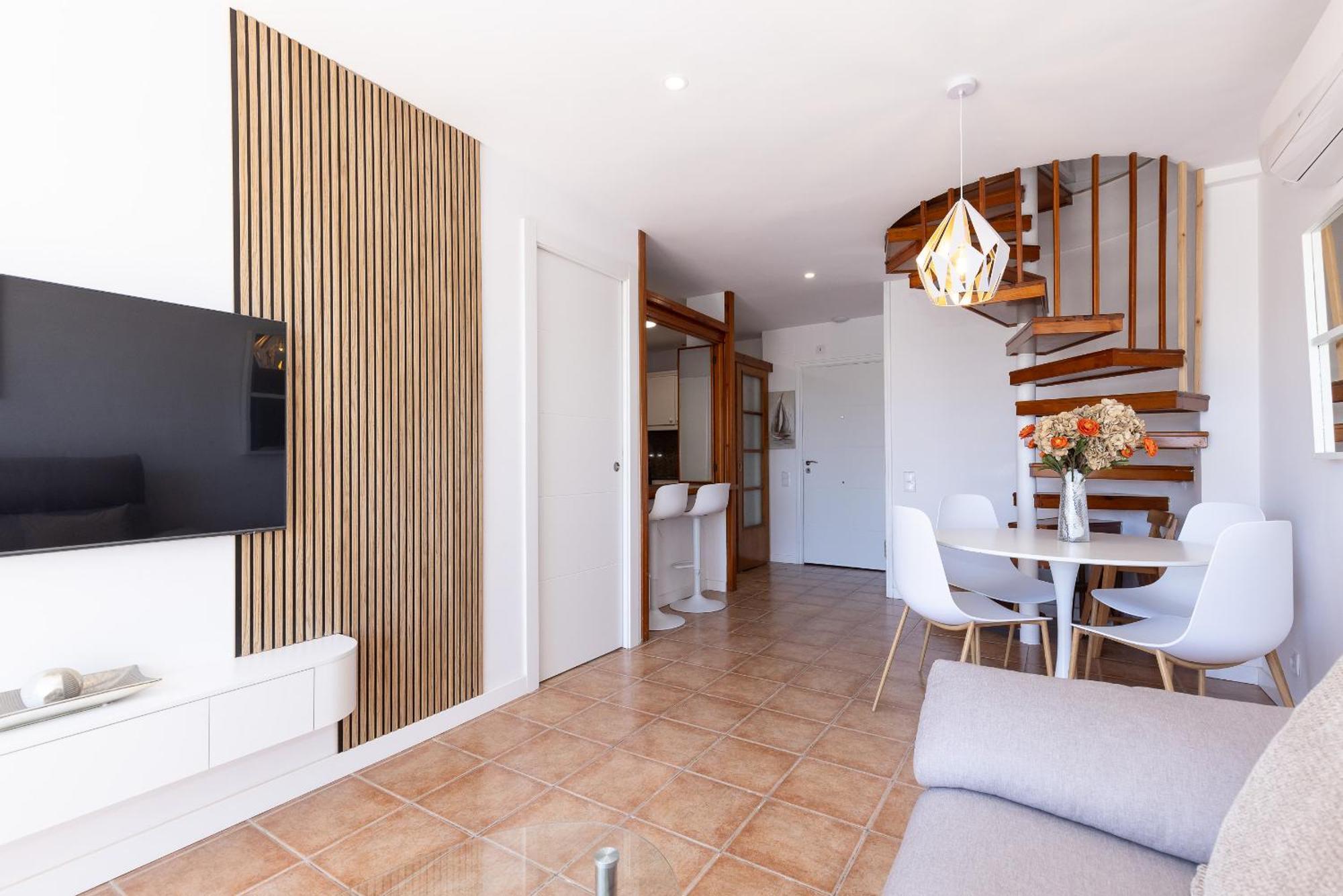 Prime Location Penthouse With Stunning Sea Views Appartement *