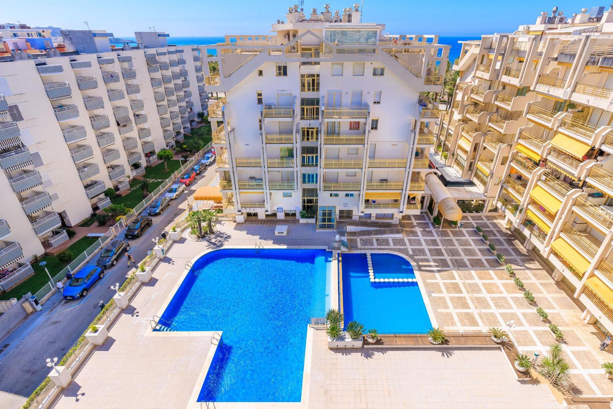 Prime Location Penthouse With Stunning Sea Views
