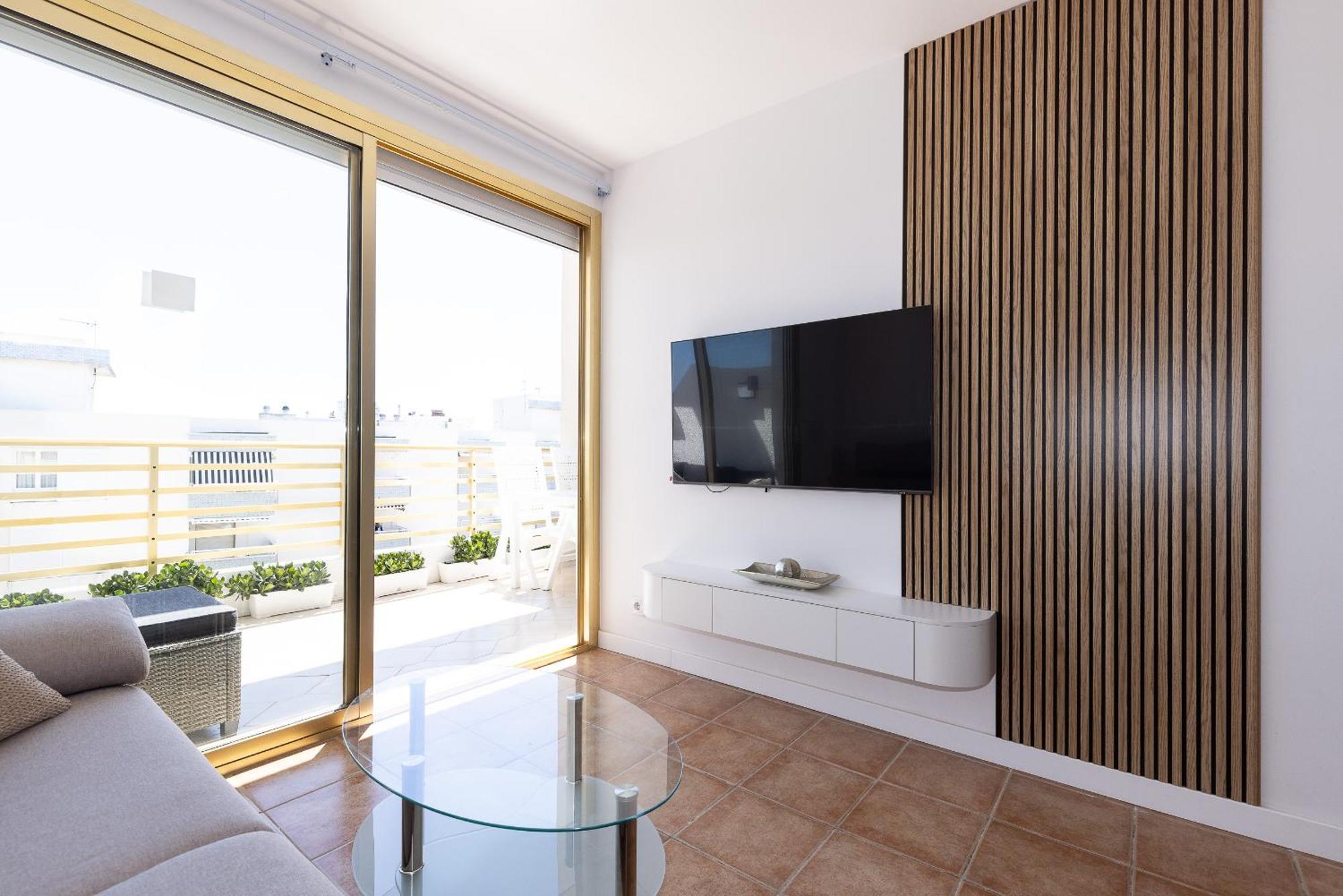 Prime Location Penthouse With Stunning Sea Views Appartement *