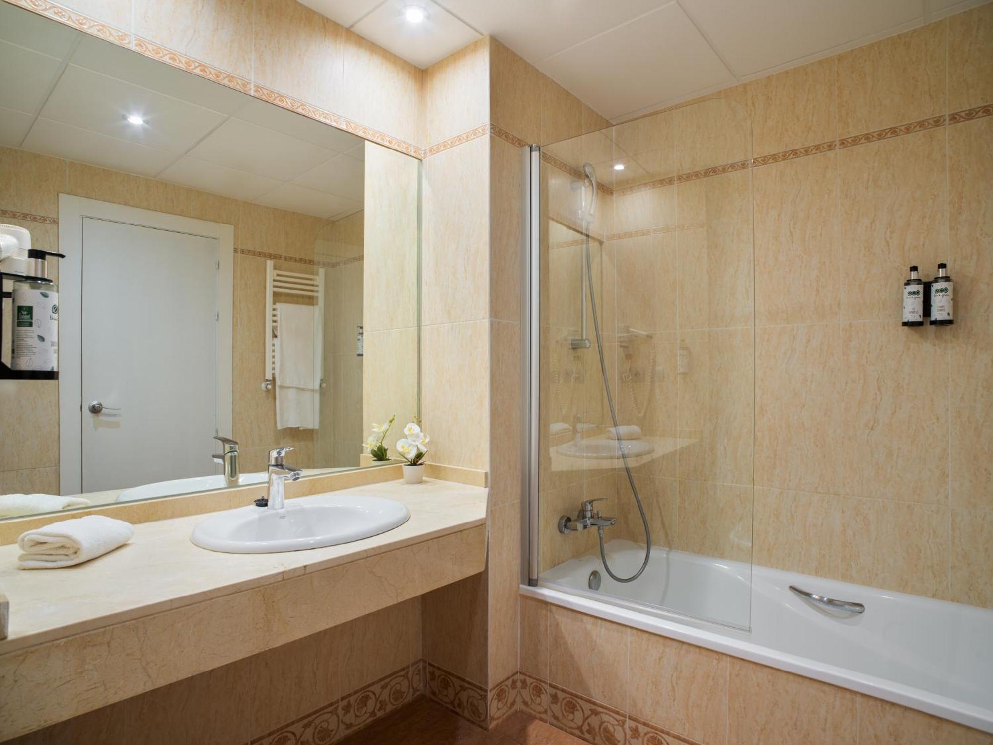 Hotel Ponient Piramide By Portaventura World 4*